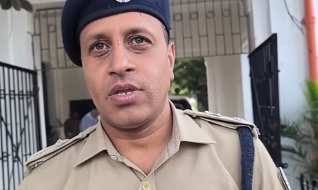 मुजफ्फरपुर आचार संहिता लागू होने पर 20,000 लीटर शराब जब्त, पुलिस ने किए कड़े इंतजाम मुजफ्फरपुर आचार संहिता लागू होने पर 20,000 लीटर शराब जब्त, पुलिस ने किए कड़े इंतजाम