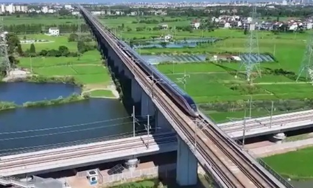 इस वर्ष की पहली तीन तिमाहियों में चीन में रेल यात्रियों की संख्या 3 अरब 54 करोड़ तक पहुंची इस वर्ष की पहली तीन तिमाहियों में चीन में रेल यात्रियों की संख्या 3 अरब 54 करोड़ तक पहुंची