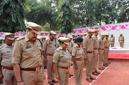 पुलिस स्मृति दिवस पर शहीद पुलिसकर्मियों को दी गई भावपूर्ण श्रंद्धाजलि पुलिस स्मृति दिवस पर शहीद पुलिसकर्मियों को दी गई भावपूर्ण श्रंद्धाजलि