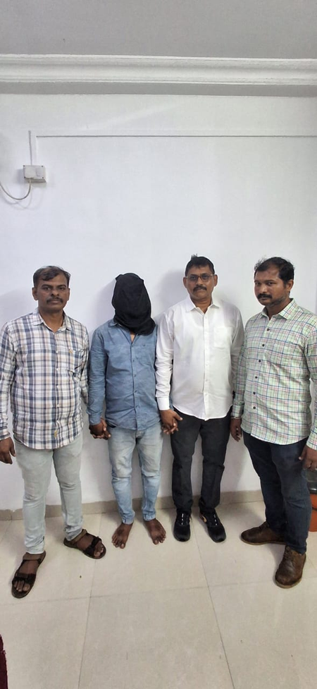 नवी मुंबई में एंटी-नारकोटिक्स सेल की बड़ी कार्रवाई, 16 लाख रुपए के मादक पदार्थ सहित एक गिरफ्तार नवी मुंबई में एंटी-नारकोटिक्स सेल की बड़ी कार्रवाई, 16 लाख रुपए के मादक पदार्थ सहित एक गिरफ्तार