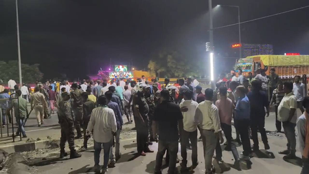 धनबादः मेले में फायरिंग, जिला परिषद के पूर्व सदस्य अब्दुल मन्नान गिरफ्तार, बंदूक जब्त धनबादः मेले में फायरिंग, जिला परिषद के पूर्व सदस्य अब्दुल मन्नान गिरफ्तार, बंदूक जब्त