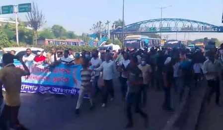 Mob violence unleashed on peaceful Dhaka procession, unlawful arrests made: Awami League Mob violence unleashed on peaceful Dhaka procession, unlawful arrests made: Awami League
