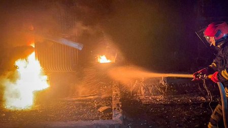 यूक्रेन रूसी हमले में 6 की मौत और 17 घायल, जेलेंस्की का आरोप मास्को के लिए कूटनीति मायने नहीं रखती यूक्रेन रूसी हमले में 6 की मौत और 17 घायल, जेलेंस्की का आरोप मास्को के लिए कूटनीति मायने नहीं रखती