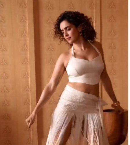 Sanya Malhotra opens up about dancing in heels for the first time to Diljit Dosanjh’s ‘Charmer’ Sanya Malhotra opens up about dancing in heels for the first time to Diljit Dosanjh’s ‘Charmer’