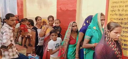यूपी: शाहजहांपुर जिला जेल में हर्षोल्लास से मनाया जा रहा भाई दूज का पर्व