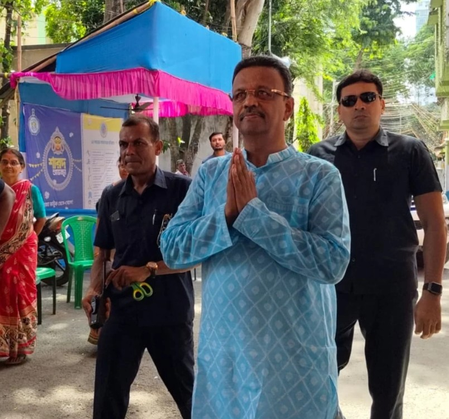 फिरहाद हाकिम का भाई दूज पर संकल्प, गंदी मानसिकता वालों को समाज से बाहर निकालना होगा फिरहाद हाकिम का भाई दूज पर संकल्प, गंदी मानसिकता वालों को समाज से बाहर निकालना होगा