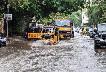 ओडिशा में बंगाल की खाड़ी के ऊपर कम दबाव के कारण बारिश होने की संभावना ओडिशा में बंगाल की खाड़ी के ऊपर कम दबाव के कारण बारिश होने की संभावना