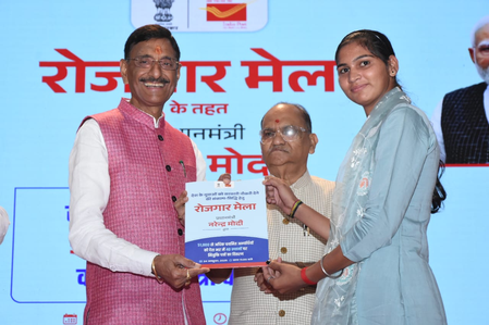 रांची में रोजगार मेले में 187 युवाओं को मिला नियुक्ति पत्र, वीडियो संवाद कार्यक्रम से जुड़े अभ्यर्थी रांची में रोजगार मेले में 187 युवाओं को मिला नियुक्ति पत्र, वीडियो संवाद कार्यक्रम से जुड़े अभ्यर्थी