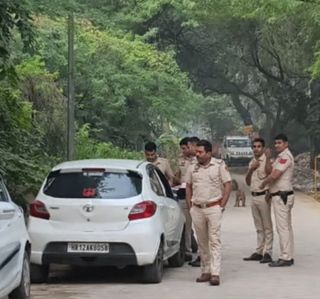 दिल्ली के महरौली में मुठभेड़, बदमाश कनिष्क उर्फ कुकू गिरफ्तार दिल्ली के महरौली में मुठभेड़, बदमाश कनिष्क उर्फ कुकू गिरफ्तार