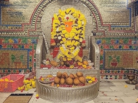 खेड़ापति हनुमान मंदिर भोपाल के हनुमान मंदिर में शिला पर लिखी जाती है मनोकामना खेड़ापति हनुमान मंदिर भोपाल के हनुमान मंदिर में शिला पर लिखी जाती है मनोकामना