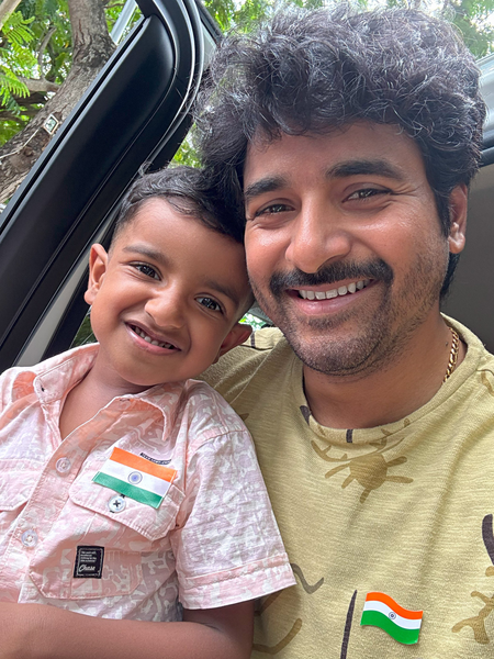Sivakarthikeyan's presence at director Sanjay Leela Bhansali's office sparks speculation on social media! Sivakarthikeyan's presence at director Sanjay Leela Bhansali's office sparks speculation on social media!