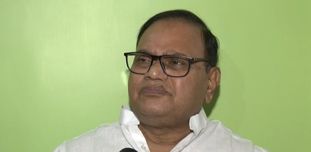 तेजस्वी के पोस्टर पर तीखी बयानबाजी, भीम सिंह बोले-खलनायक के परिवार का आदमी नायक कैसे? तेजस्वी के पोस्टर पर तीखी बयानबाजी, भीम सिंह बोले-खलनायक के परिवार का आदमी नायक कैसे?