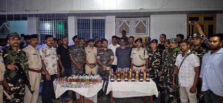 बिहार  चुनाव से पूर्व मोतिहारी में बड़ी संख्या में हथियार बरामद, दंपति गिरफ्तार बिहार  चुनाव से पूर्व मोतिहारी में बड़ी संख्या में हथियार बरामद, दंपति गिरफ्तार