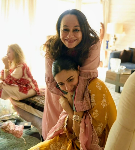 Alia Bhatt celebrates the birthday of her ‘mama birdie’, Soni Razdan Alia Bhatt celebrates the birthday of her ‘mama birdie’, Soni Razdan