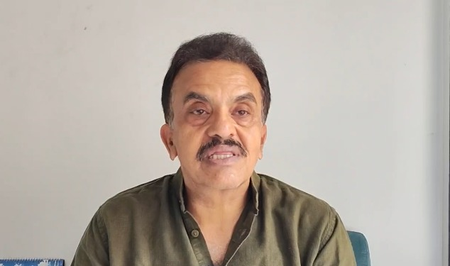 अवैध घुसपैठियों को तत्काल रोकने की आवश्यकता है  संजय निरुपम अवैध घुसपैठियों को तत्काल रोकने की आवश्यकता है  संजय निरुपम