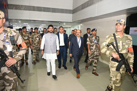 केंद्रीय नागरिक उड्डयन मंत्री ने दिल्ली एयरपोर्ट पर टर्मिनल-2 का किया उद्घाटन केंद्रीय नागरिक उड्डयन मंत्री ने दिल्ली एयरपोर्ट पर टर्मिनल-2 का किया उद्घाटन