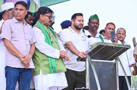 बिहार  तेजस्वी के वक्फ कानून कूड़ेदान में फेंक देंगे वाले बयान पर भाजपा-जदयू का पलटवार बिहार  तेजस्वी के वक्फ कानून कूड़ेदान में फेंक देंगे वाले बयान पर भाजपा-जदयू का पलटवार