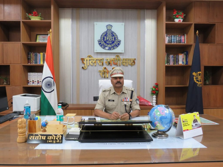 मध्य प्रदेश  सीधी एसपी ने ब्राह्मणों पर आपत्तिजनक टिप्पणी करने वाली महिला पुलिसकर्मी निलंबित किया मध्य प्रदेश  सीधी एसपी ने ब्राह्मणों पर आपत्तिजनक टिप्पणी करने वाली महिला पुलिसकर्मी निलंबित किया