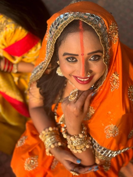 छठ महापर्व पर पारंपरिक लुक में दिखीं रानी चटर्जी, दी शुभकामनाएं छठ महापर्व पर पारंपरिक लुक में दिखीं रानी चटर्जी, दी शुभकामनाएं