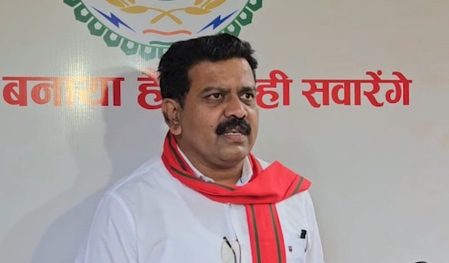 छत्तीसगढ़ : 21 नक्सलियों का आत्मसमर्पण, उपमुख्यमंत्री विजय शर्मा ने पुनर्वास नीति की तारीफ की