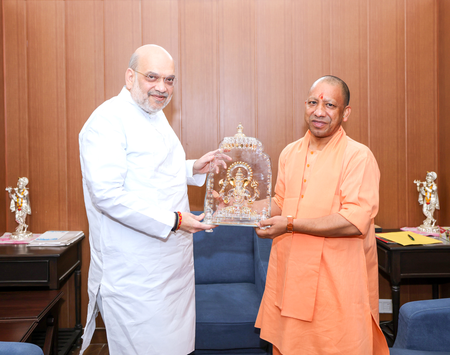 नई दिल्ली में सीएम योगी ने केंद्रीय मंत्री अमित शाह और जेपी नड्डा से की मुलाकात नई दिल्ली में सीएम योगी ने केंद्रीय मंत्री अमित शाह और जेपी नड्डा से की मुलाकात
