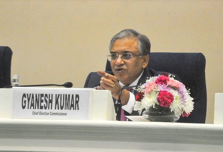 एसआईआर का दूसरा चरण  51 करोड़ का सत्यापन, उत्तर प्रदेश और पश्चिम बंगाल में सर्वाधिक मतदाता एसआईआर का दूसरा चरण  51 करोड़ का सत्यापन, उत्तर प्रदेश और पश्चिम बंगाल में सर्वाधिक मतदाता
