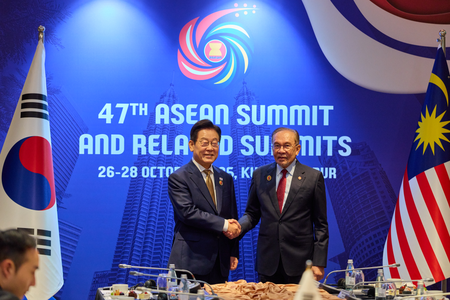 South Korean President and Malaysia PM hold summit talks, clinch free trade deal South Korean President and Malaysia PM hold summit talks, clinch free trade deal