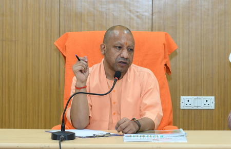 सीएमएस का विवादित बयान पड़ा भारी, सरकार पर टिप्पणी के बाद निलंबित सीएमएस का विवादित बयान पड़ा भारी, सरकार पर टिप्पणी के बाद निलंबित