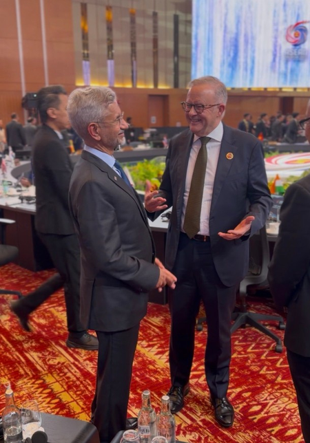 EAM Jaishankar meets Australian PM Albanese in Kuala Lumpur EAM Jaishankar meets Australian PM Albanese in Kuala Lumpur
