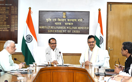 शिवराज सिंह से मिले भजनलाल शर्मा, कृषि और ग्रामीण विकास के विभिन्न विषयों पर हुई चर्चा शिवराज सिंह से मिले भजनलाल शर्मा, कृषि और ग्रामीण विकास के विभिन्न विषयों पर हुई चर्चा