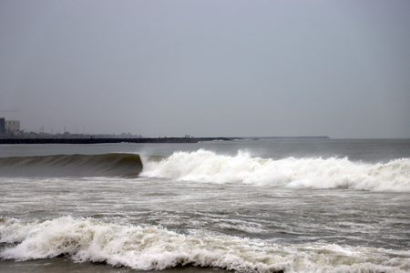 Cyclone Montha’s landfall continues near Kakinada (Lead)