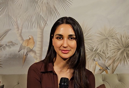 Nikita Dutta expresses desire to work with Shah Rukh Khan, calls him her ‘dream co-star’ Nikita Dutta expresses desire to work with Shah Rukh Khan, calls him her ‘dream co-star’