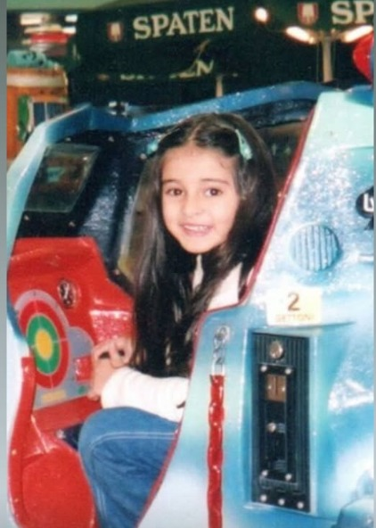 Ananya Panday's mother Bhavana pepped for daughter's birthday, shares adorable childhood picture Ananya Panday's mother Bhavana pepped for daughter's birthday, shares adorable childhood picture