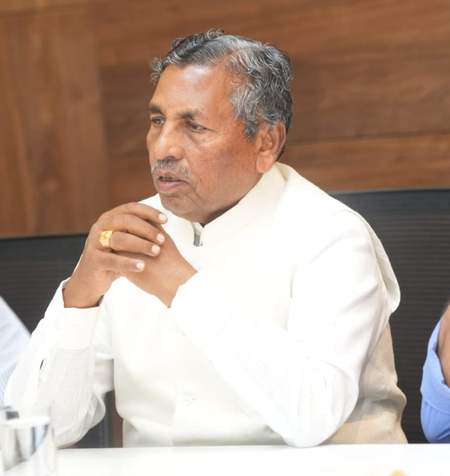 I do not wish to become Karnataka CM, says Muniyappa after being backed for post by Parameshwara