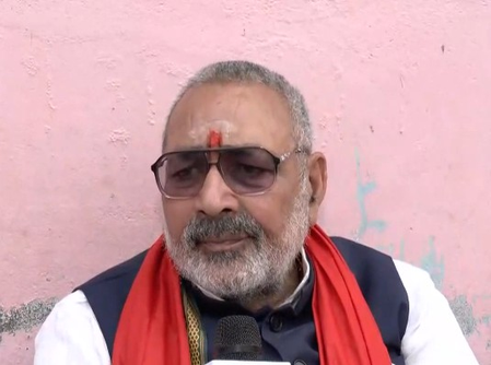 गिरिराज सिंह का तेजस्वी यादव पर तंज, इनकी सरकार बनी तो शरिया कानून से चलेगा बिहार गिरिराज सिंह का तेजस्वी यादव पर तंज, इनकी सरकार बनी तो शरिया कानून से चलेगा बिहार