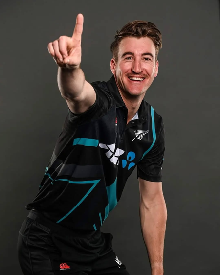 इंग्लैंड के खिलाफ ब्लेयर टिकनर का चौका, न्यूजीलैंड को सिर्फ 176 रन का टारगेट इंग्लैंड के खिलाफ ब्लेयर टिकनर का चौका, न्यूजीलैंड को सिर्फ 176 रन का टारगेट