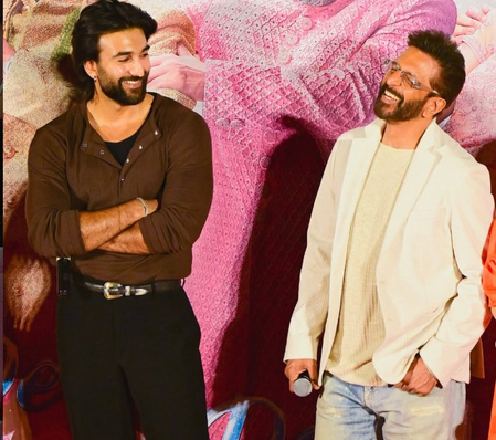 मीजान-जावेद जाफरी से पहले बॉलीवुड फिल्मों में पिता-बेटे की ये जोड़ी बिखेर चुकी हैं अभिनय का जादू मीजान-जावेद जाफरी से पहले बॉलीवुड फिल्मों में पिता-बेटे की ये जोड़ी बिखेर चुकी हैं अभिनय का जादू