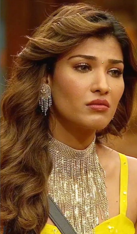 'सलमान खान से कठोर शब्द सुनना आसान नहीं था', बिग बॉस 19 से बाहर होने के बाद नेहल चुडासमा ने दी प्रतिक्रिया