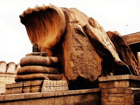 श्री वीरभद्र स्वामी मंदिर हवा में झूलते खंभों के रहस्यों से भरा है ये मंदिर, देखने लायक है मंदिर की वास्तुकला श्री वीरभद्र स्वामी मंदिर हवा में झूलते खंभों के रहस्यों से भरा है ये मंदिर, देखने लायक है मंदिर की वास्तुकला