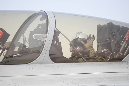 राष्ट्रपति द्रौपदी मुर्मू ने लड़ाकू विमान राफेल में भरी उड़ान, रचा इतिहास राष्ट्रपति द्रौपदी मुर्मू ने लड़ाकू विमान राफेल में भरी उड़ान, रचा इतिहास