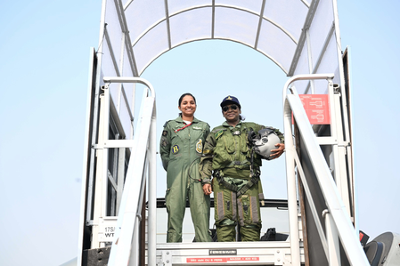 President Murmu poses with Rafale pilot Pakistan claimed to have captured during 'Operation Sindoor'