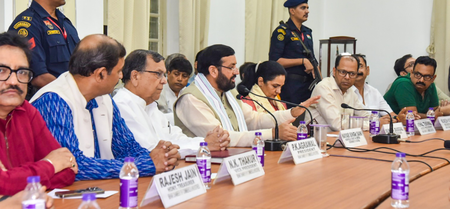 हरियाणा के मुख्यमंत्री नायब सिंह सैनी ने पटना में बिहार चैंबर्स ऑफ कॉमर्स के सदस्यों से मुलाकात की हरियाणा के मुख्यमंत्री नायब सिंह सैनी ने पटना में बिहार चैंबर्स ऑफ कॉमर्स के सदस्यों से मुलाकात की