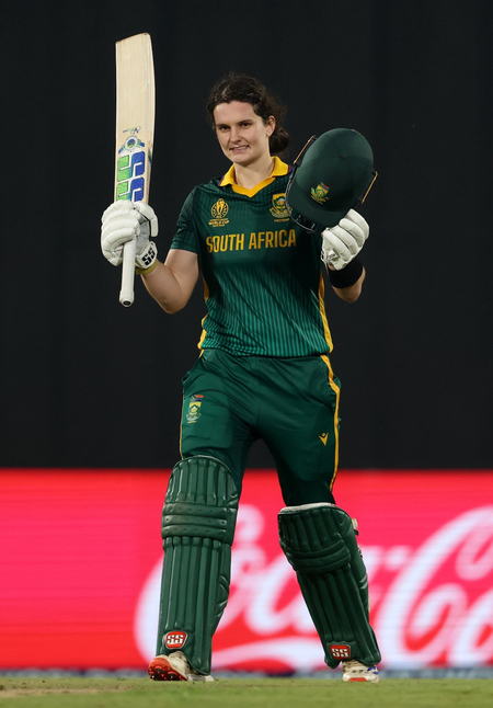 सेमीफाइनल कप्तान लौरा वोल्वार्ड्ट का यादगार शतक, दक्षिण अफ्रीका ने इंग्लैंड को दिया 320 रन का लक्ष्य सेमीफाइनल कप्तान लौरा वोल्वार्ड्ट का यादगार शतक, दक्षिण अफ्रीका ने इंग्लैंड को दिया 320 रन का लक्ष्य