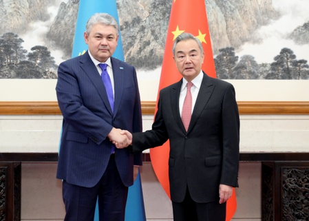 वांग यी ने कजाकिस्तान के विदेश मंत्री के साथ वार्ता की वांग यी ने कजाकिस्तान के विदेश मंत्री के साथ वार्ता की