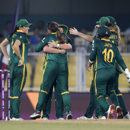 महिला विश्व कप इंग्लैंड को 125 रन से हराकर पहली बार फाइनल में पहुंची दक्षिण अफ्रीका महिला विश्व कप इंग्लैंड को 125 रन से हराकर पहली बार फाइनल में पहुंची दक्षिण अफ्रीका