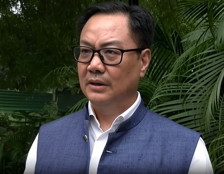 सभ्य समाज में अमर्यादित भाषा अस्वीकार्य, राहुल के बयान पर रिजिजू ने किया पलटवार