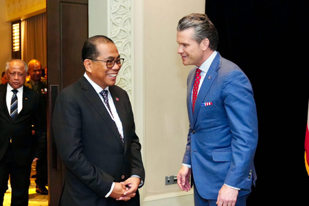 आसियान सम्मेलन अमेरिका-मलेशिया के रक्षा प्रमुखों ने दक्षिण चीन सागर में ड्रैगन के बढ़ते दबदबे पर जताई चिंता