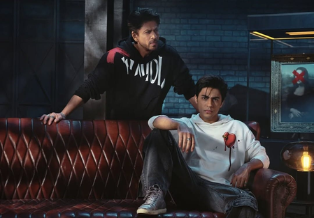 शाहरुख खान ने बेटे आर्यन खान के निर्देशन में काम करने के लिए रखीं दो शर्तें शाहरुख खान ने बेटे आर्यन खान के निर्देशन में काम करने के लिए रखीं दो शर्तें