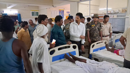 रांची-टाटा हाईवे पर ग्रामीणों से भरी पिकअप वैन पलटी, चार की मौत, 20 से ज्यादा घायल