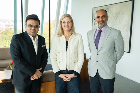 आईसीसी अध्यक्ष जय शाह ने आईओसी प्रमुख क्रिस्टी कोवेंट्री के साथ ओलंपिक में क्रिकेट पर चर्चा की आईसीसी अध्यक्ष जय शाह ने आईओसी प्रमुख क्रिस्टी कोवेंट्री के साथ ओलंपिक में क्रिकेट पर चर्चा की